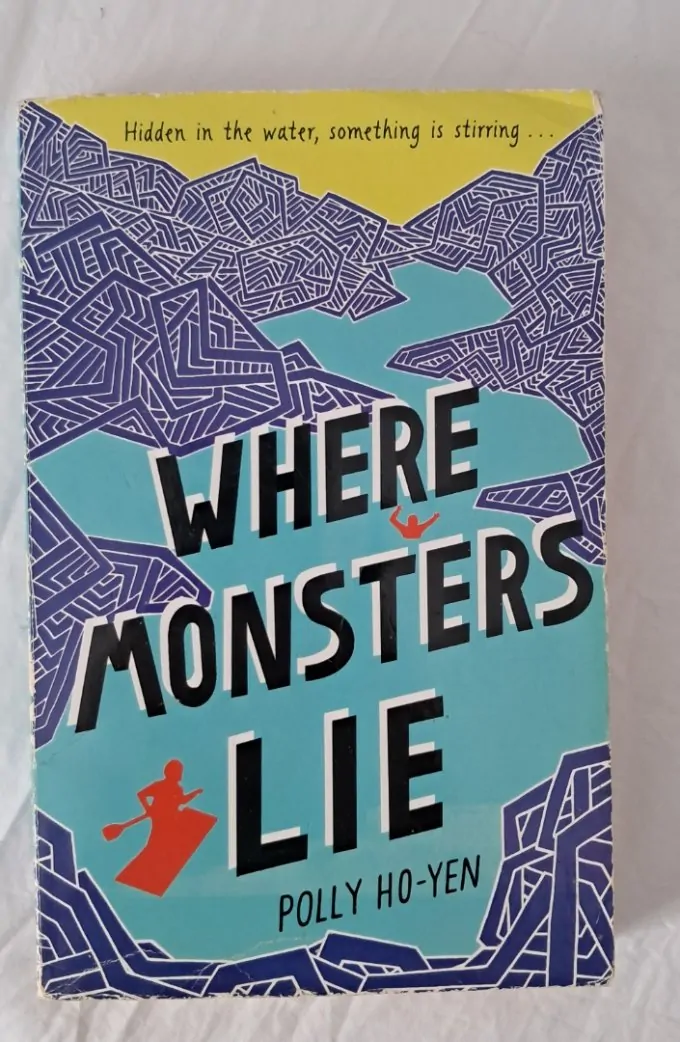 Where Monsters Lie Polly Ho-Yen (книга англійською для підлітків)