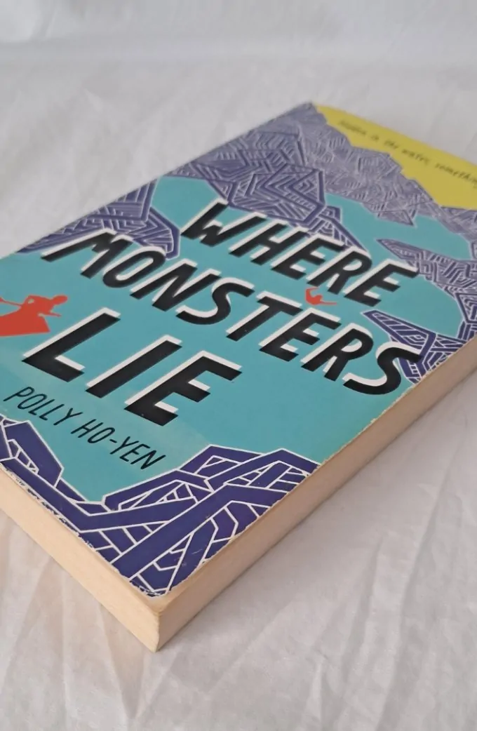 Where Monsters Lie Polly Ho-Yen (книга англійською для підлітків)
