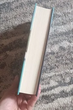 Дев'ять незнайомців Ліян Моріарті