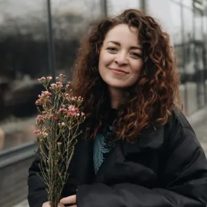 Олена Івасів